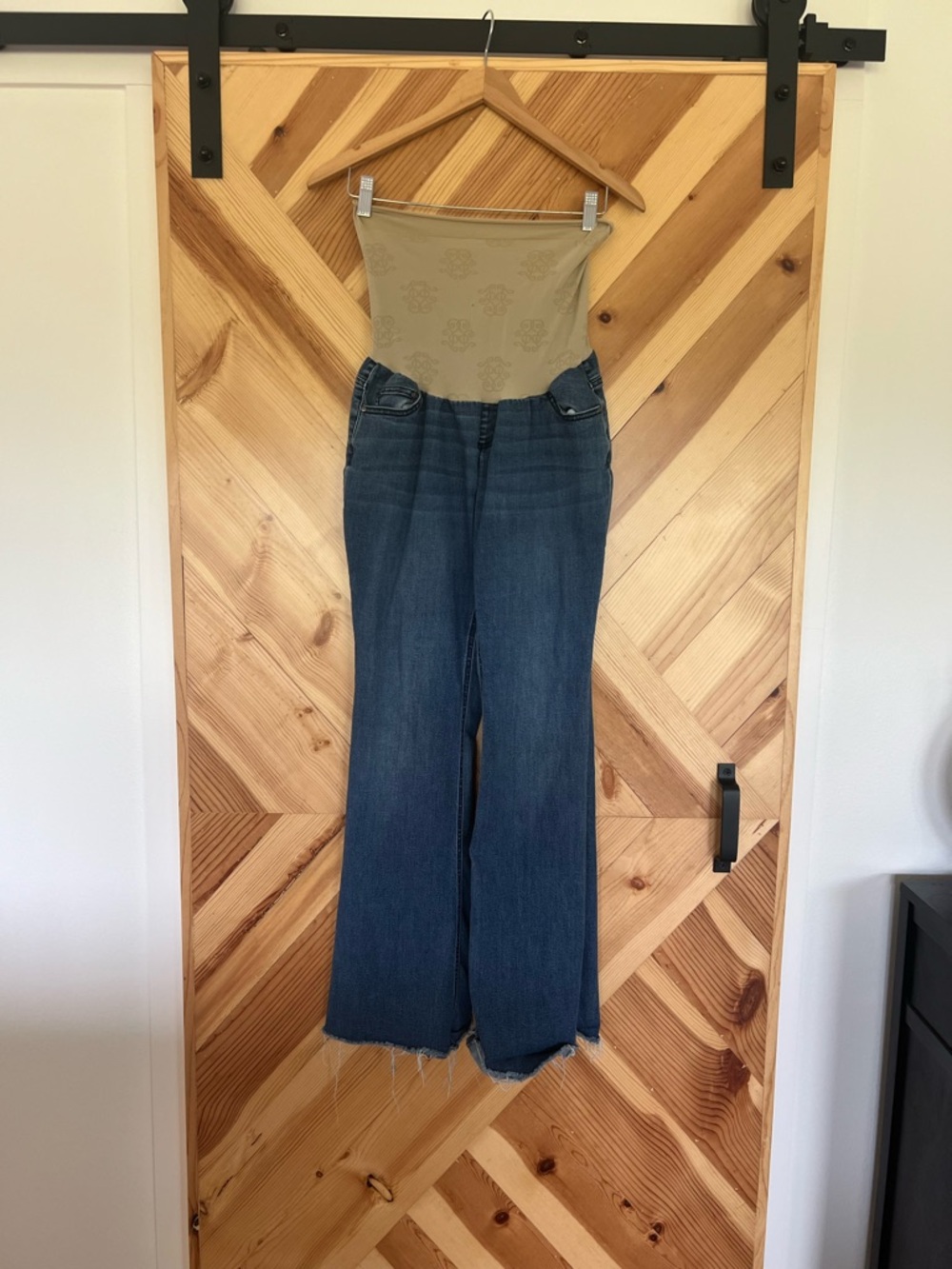 Jessica Simpson Maternity Wide-Leg Blue Jeans with Beige Overband